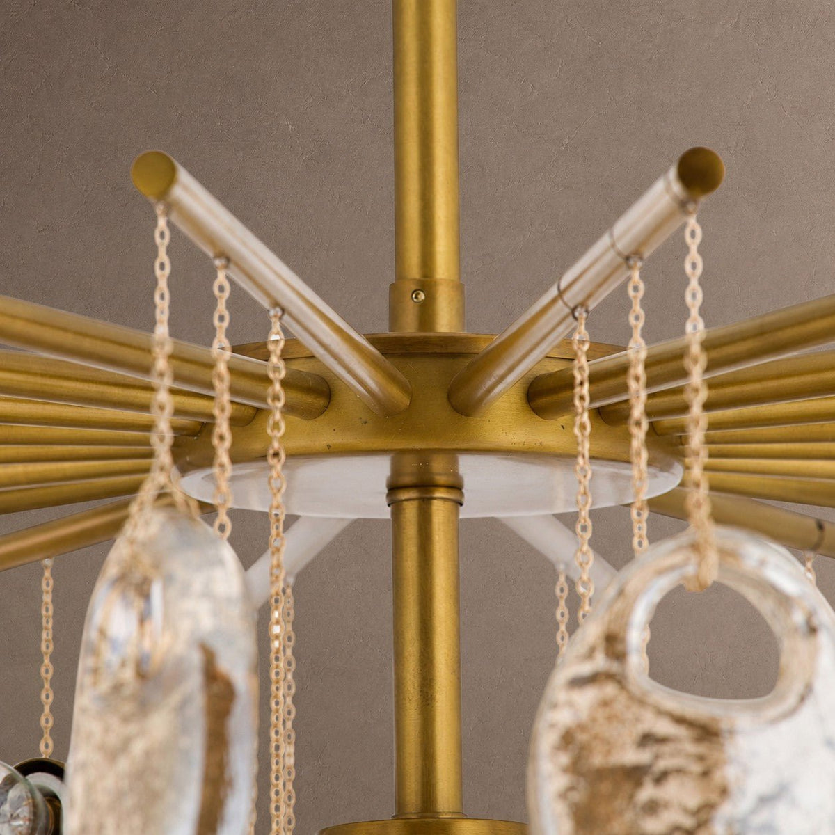 Jacqueline Round Chandelier - ∅ 32" x H 27"Gold & AmberBlushlighting