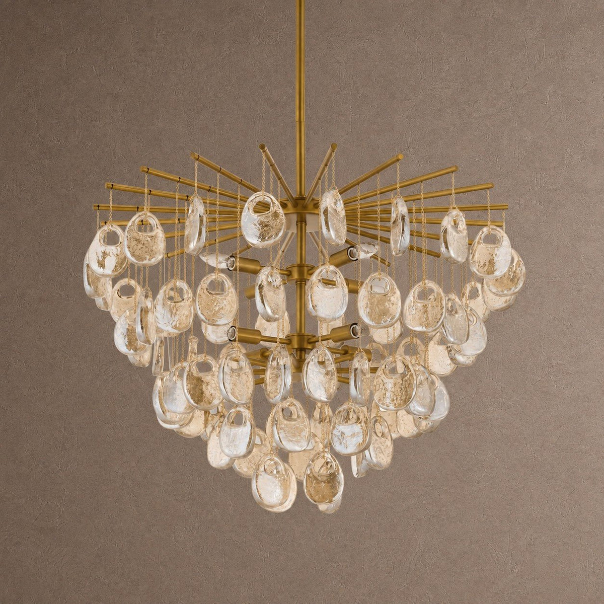 Jacqueline Round Chandelier - ∅ 32" x H 27"Gold & AmberBlushlighting