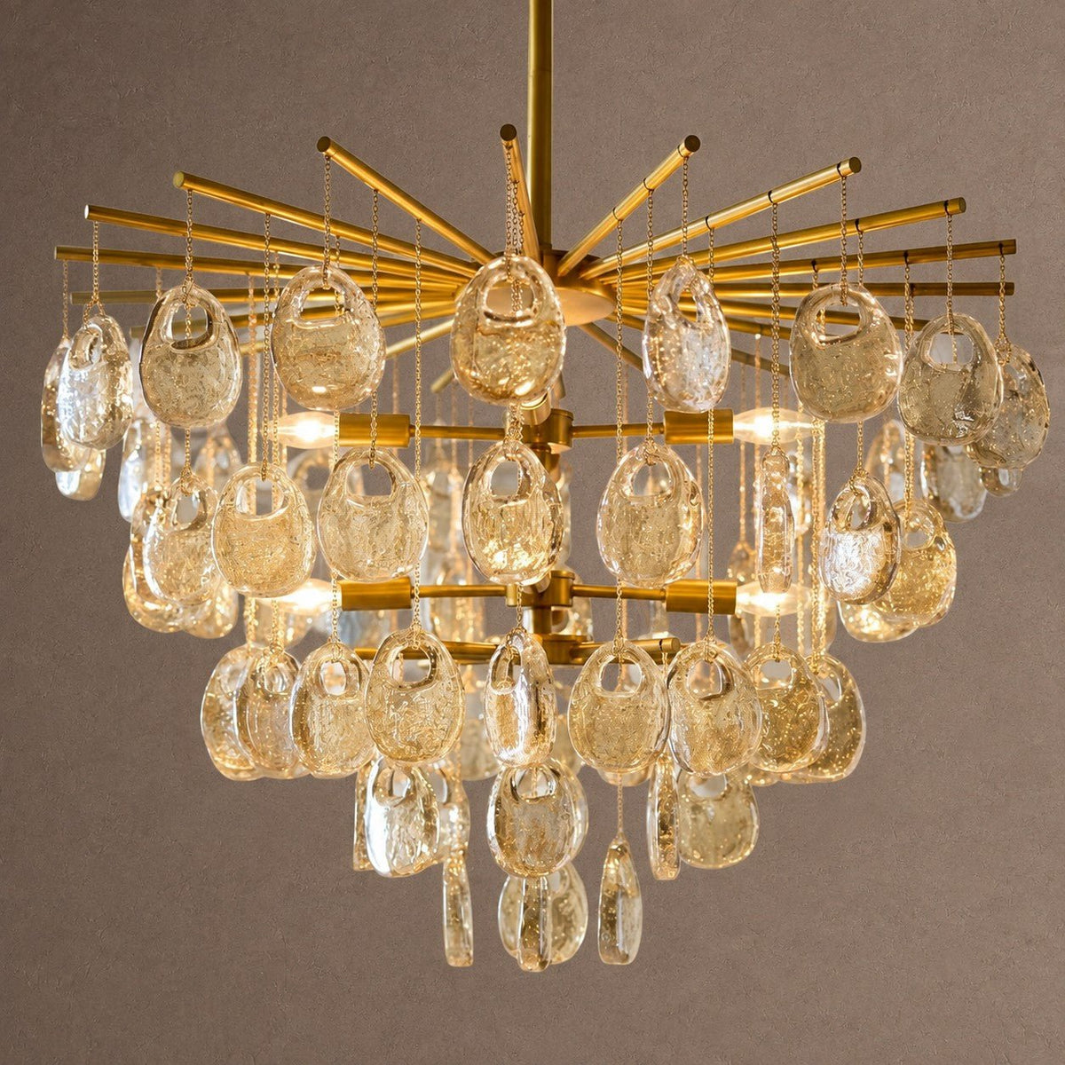 Jacqueline Round Chandelier - ∅ 32" x H 27"Gold & AmberBlushlighting