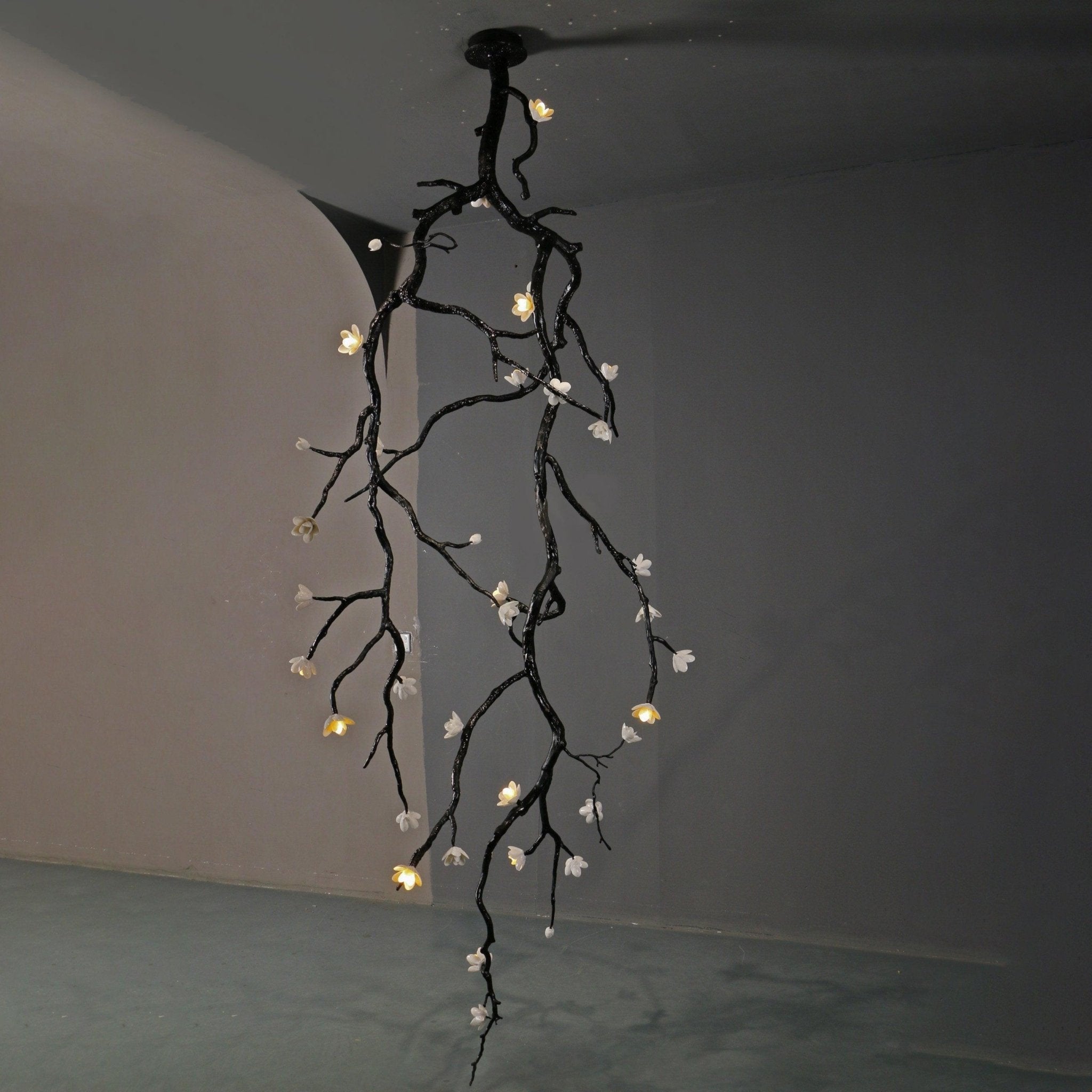 Large Long Branch Flower Chandelier - L 17.7″ x H 43.3″ / L 45cm x H 1100cmBrass stained blackBlushlighting