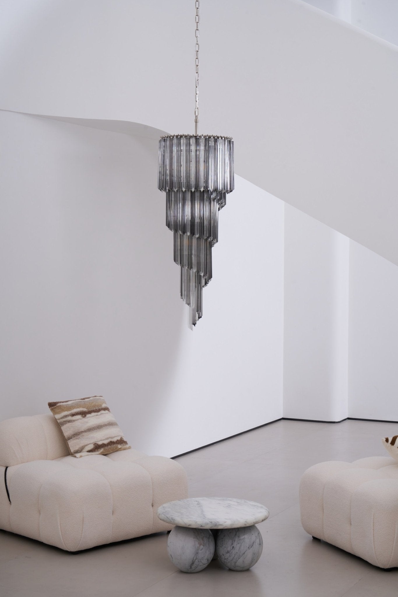 Lucente Noir Spiral Chandelier - ∅ 15.7″ x H 39.4″Grey+Clear Glass & NickelBlushlighting