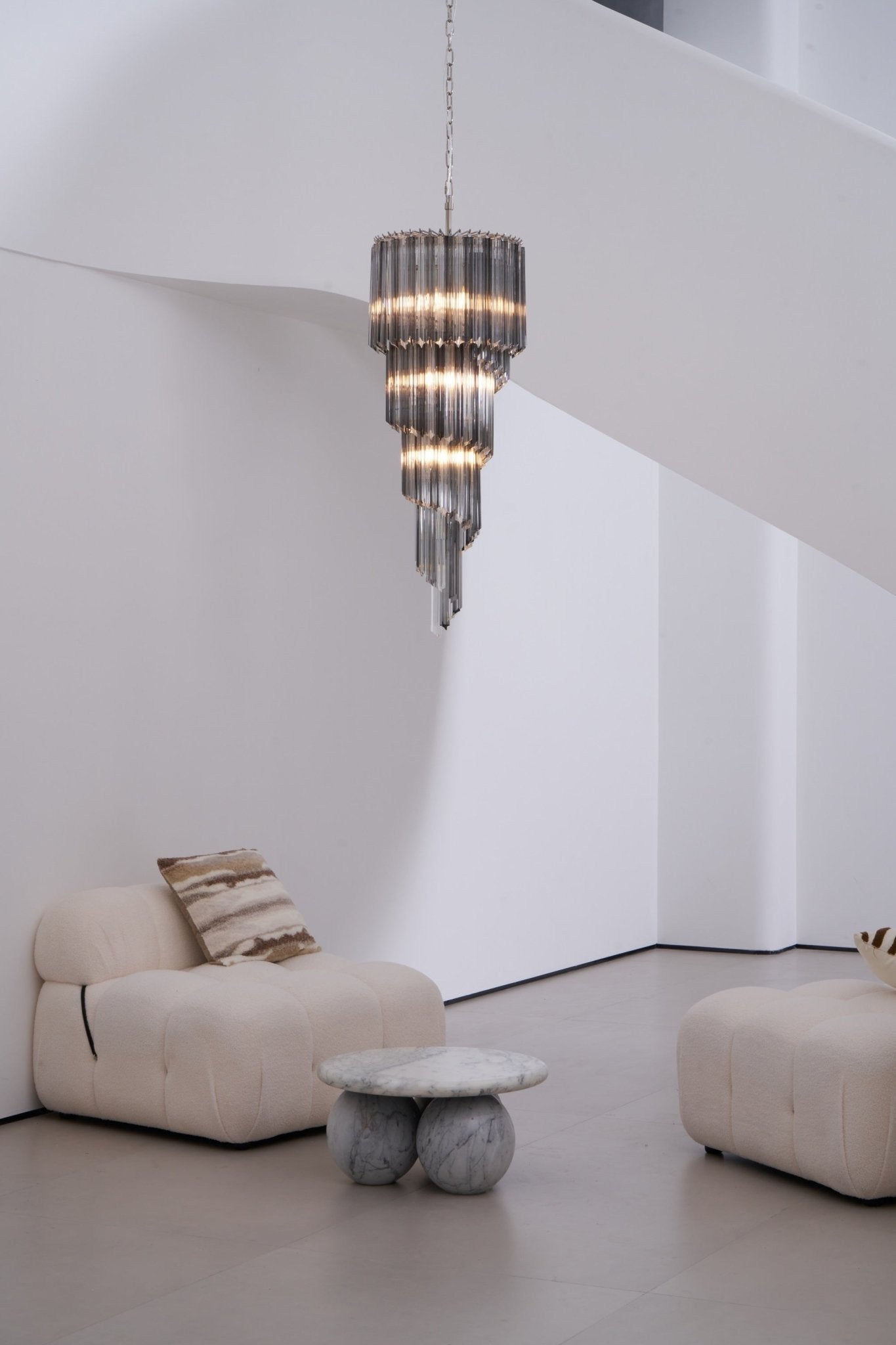 Lucente Noir Spiral Chandelier - ∅ 15.7″ x H 39.4″Grey+Clear Glass & NickelBlushlighting
