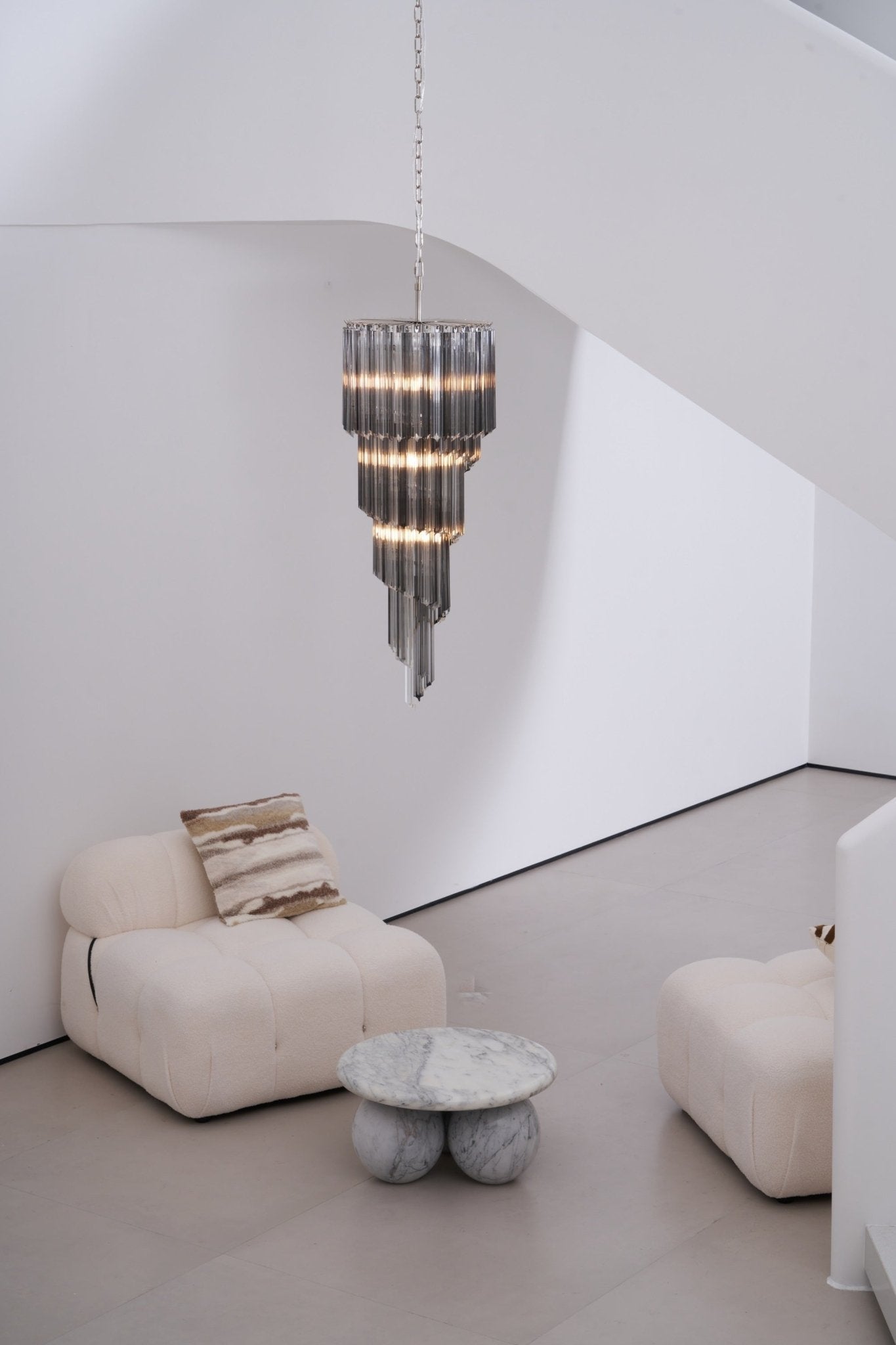 Lucente Noir Spiral Chandelier - ∅ 15.7″ x H 39.4″Grey+Clear Glass & NickelBlushlighting