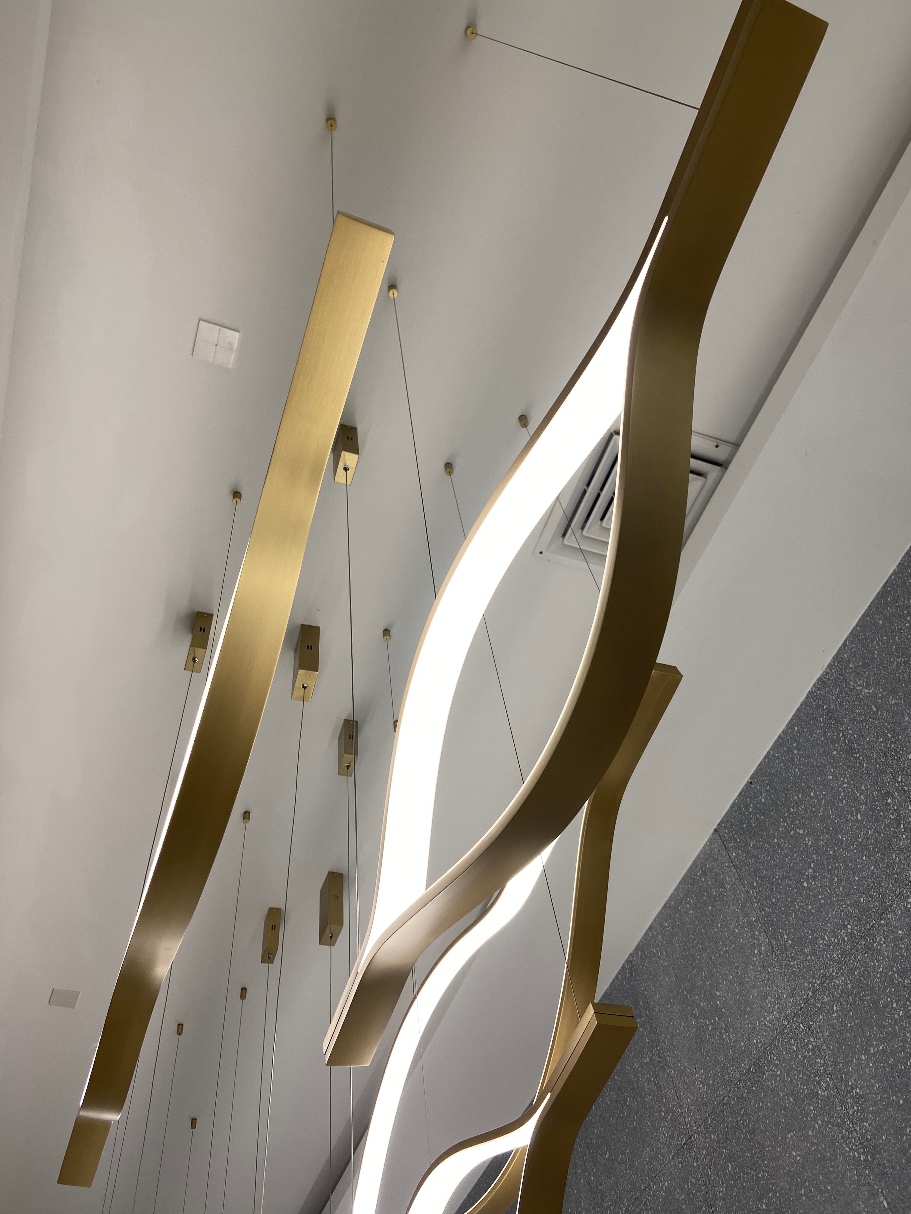 Modern Simple Brass Waving Chandelier for Living/Dining Room/Kitchen Island - L31.5"*W2.2"*H11.8"GoldWarm LightBlushlighting