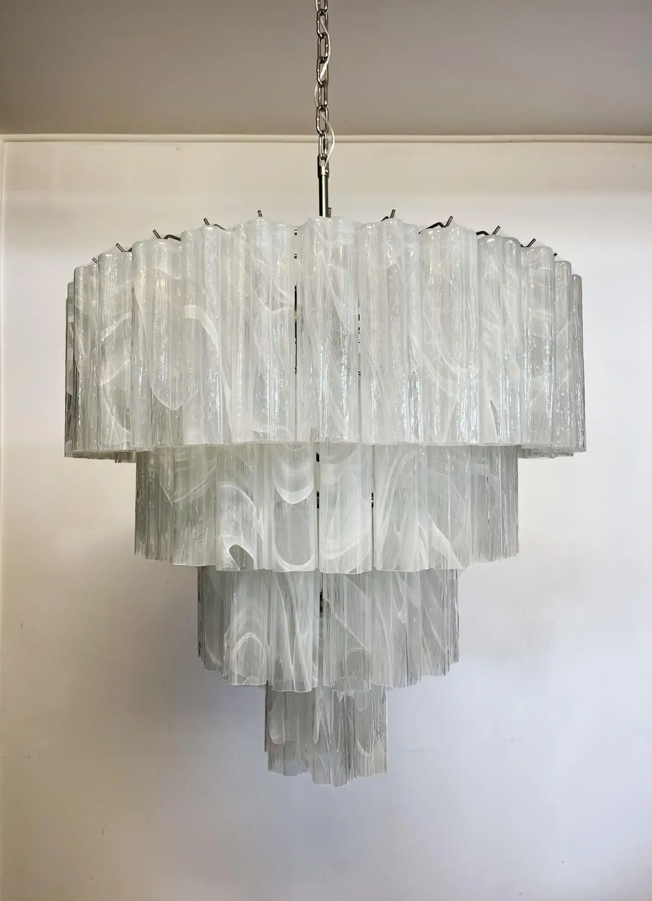 Murano Chandelier – 78 tubes – Alabaster white-Blushlighting