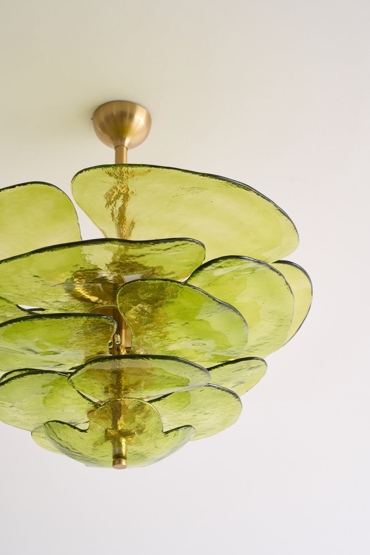Petals Gold Murano Chandelier - 8-lights ∅ 21.6″ x H 8.6″Clear & GoldBlushlighting