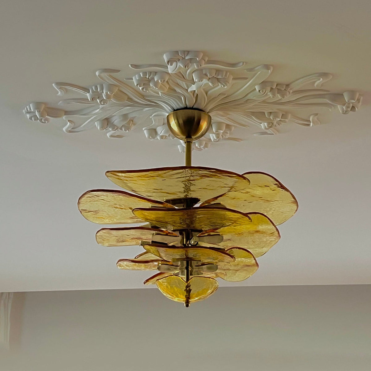 Petals Gold Murano Chandelier - 8-lights ∅ 21.6″ x H 8.6″Clear & GoldBlushlighting