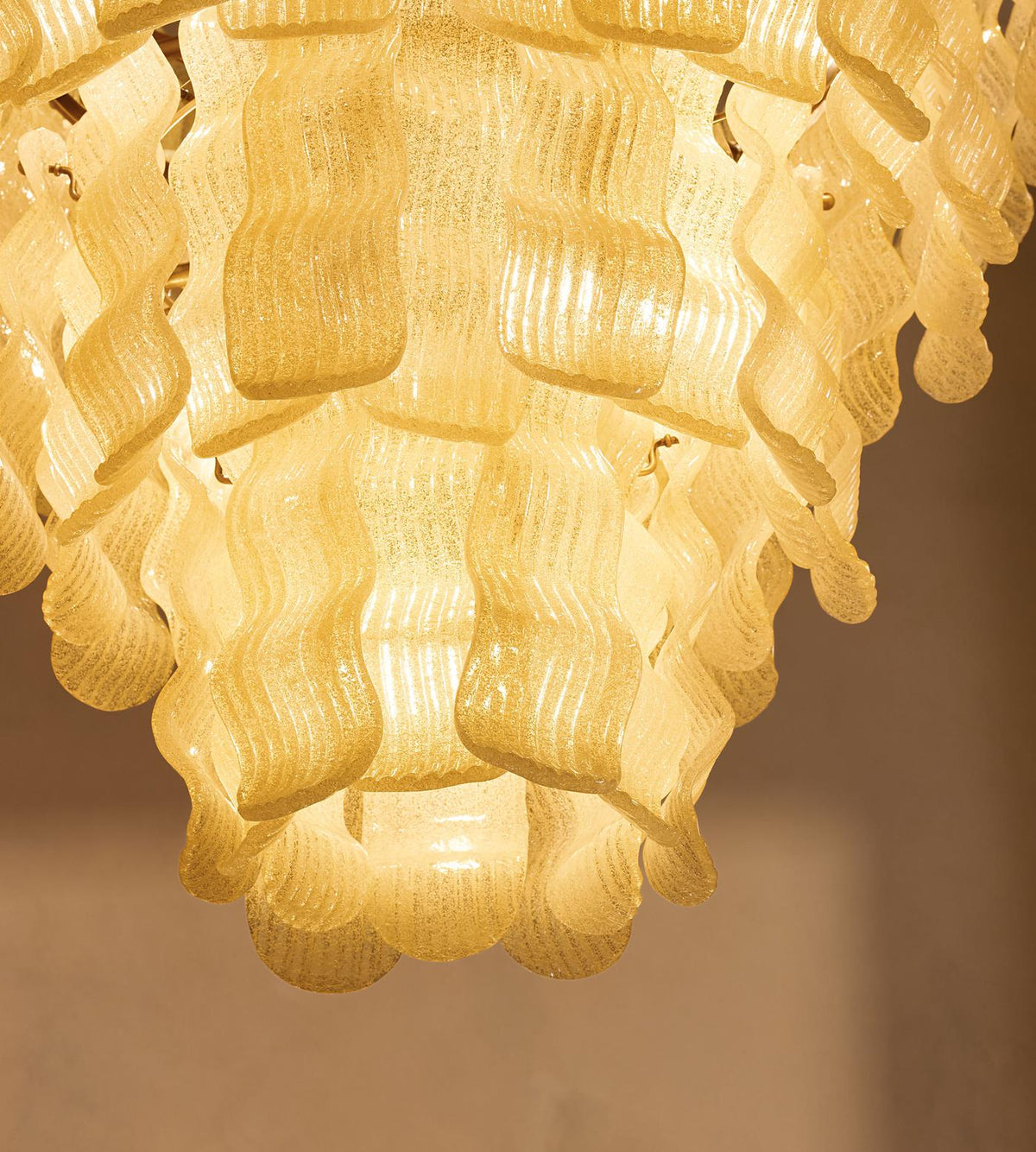 Pollensa Glass Chandelier - ∅ 29.5″ x H 37.4″Gold & YellowBlushlighting
