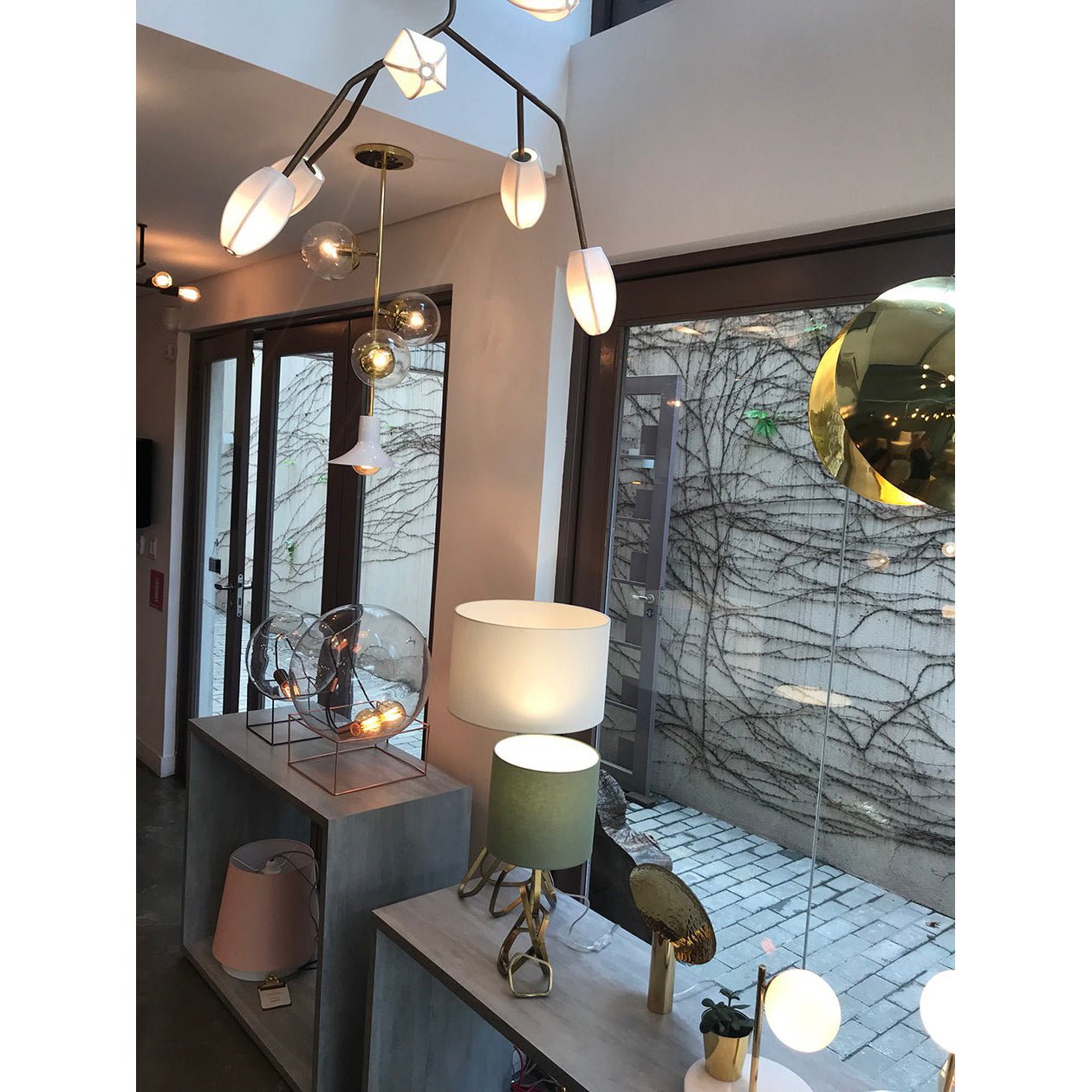 Sacura Chandelier - 6 lights L 49.2″ x W 39.4″ x H 43.3″Brass & WhiteBlushlighting