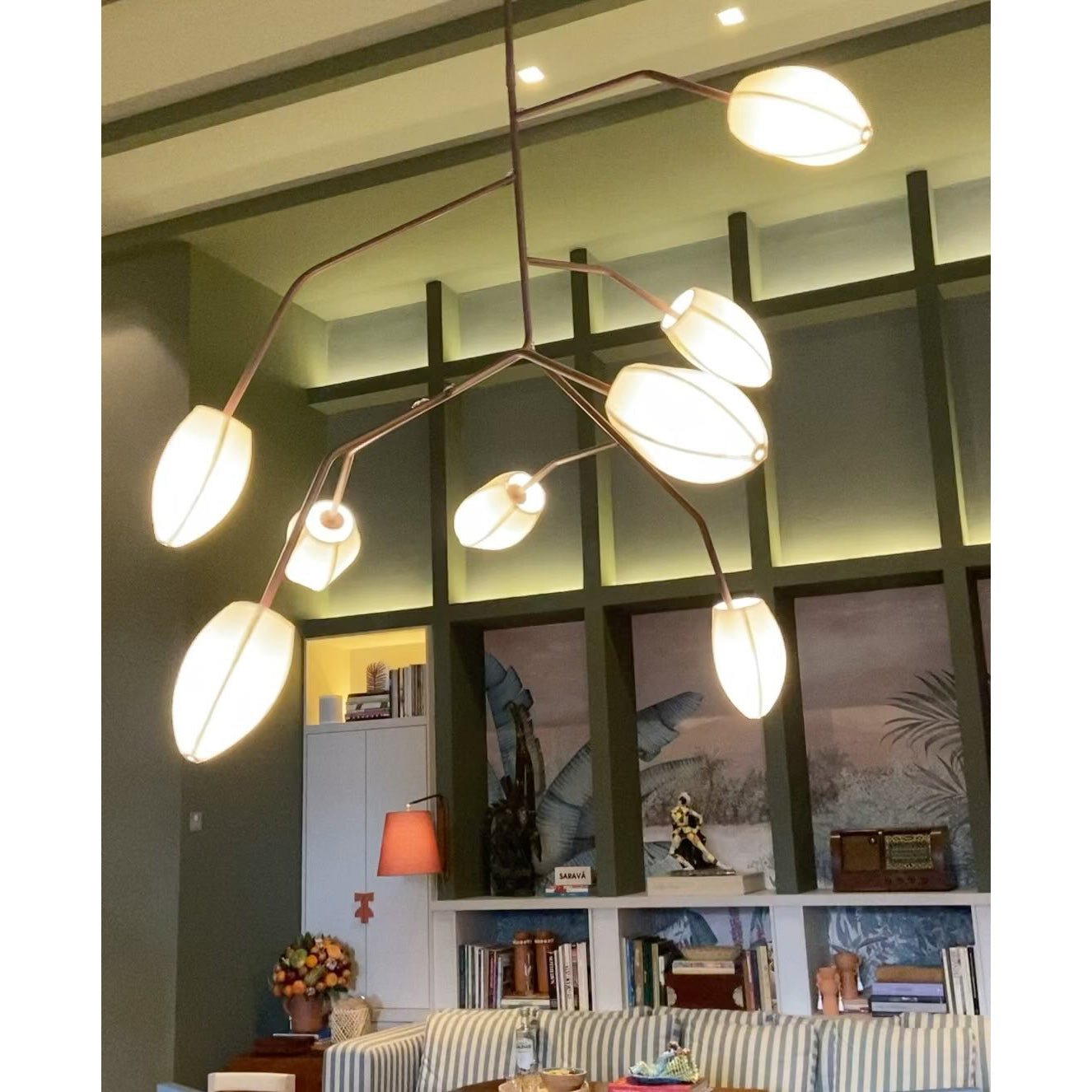 Sacura Chandelier - 6 lights L 49.2″ x W 39.4″ x H 43.3″Brass & WhiteBlushlighting
