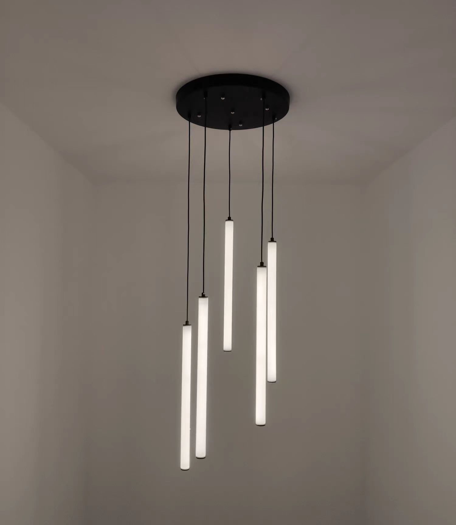 Scandinavia Minimalist White Pendant Light for Bedside/Dining Room/Staircase - One Single: SWarm LightBlushlighting