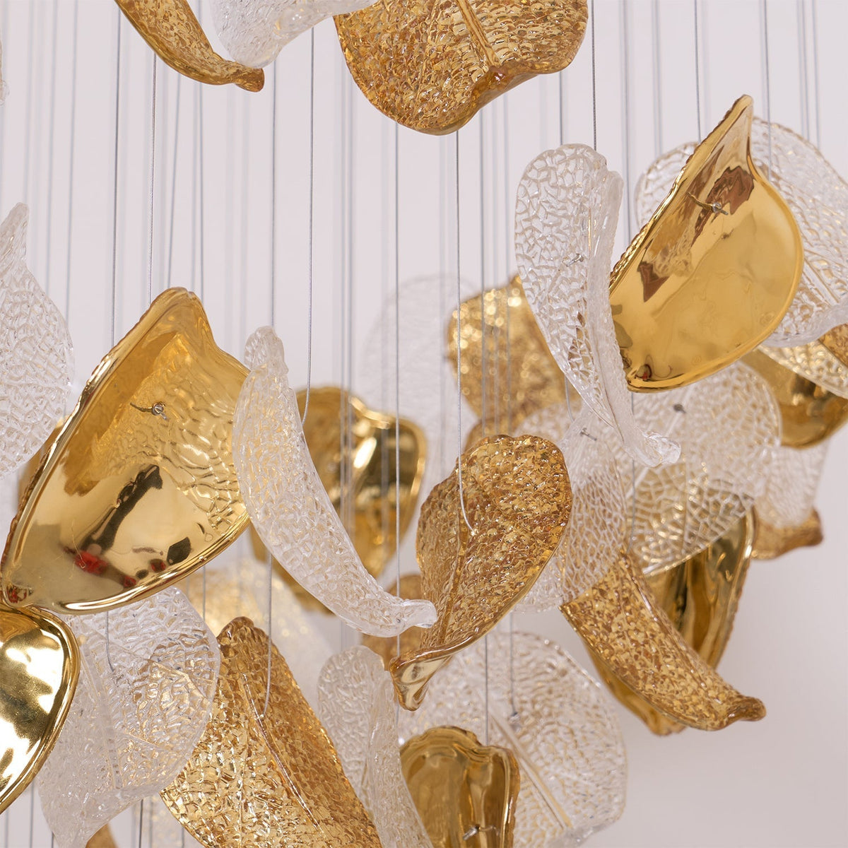 Shake Leaves Chandelier - ∅ 31.8″ x 78.7″ / Dia 80cm x 200cmGold & ClearWarm LightBlushlighting