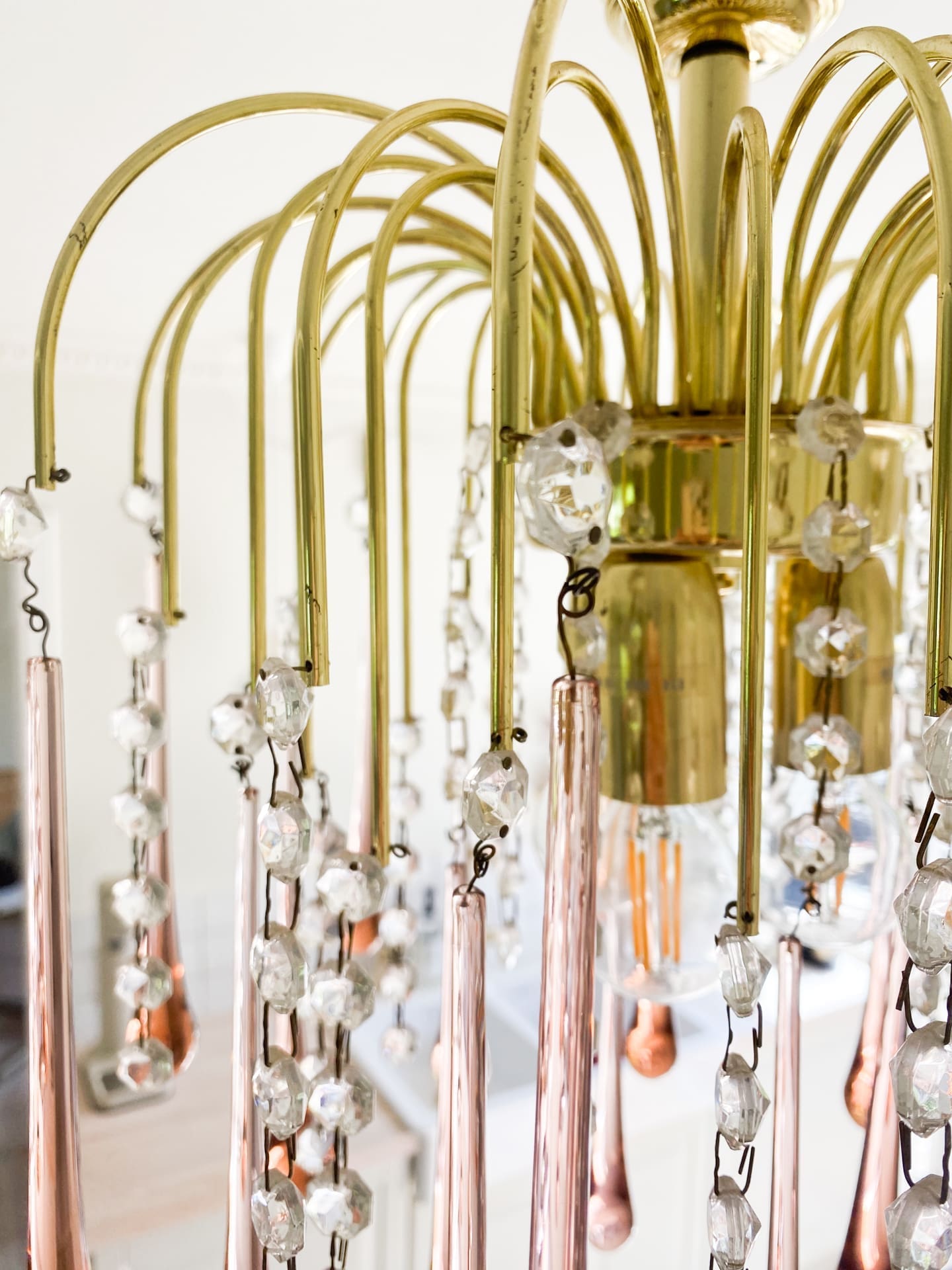 Vintage – Murano Teardrops Chandelier – 70s – Pink prisms - Blushlighting