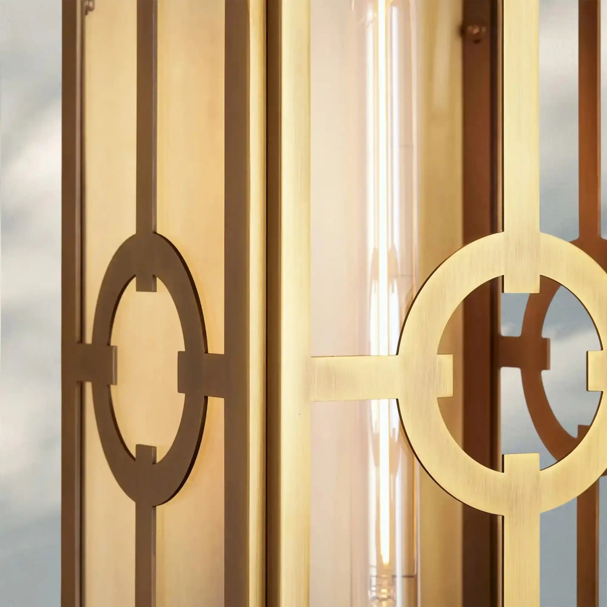 Westerley Outdoor Sconce 19''22'' - Blushlighting